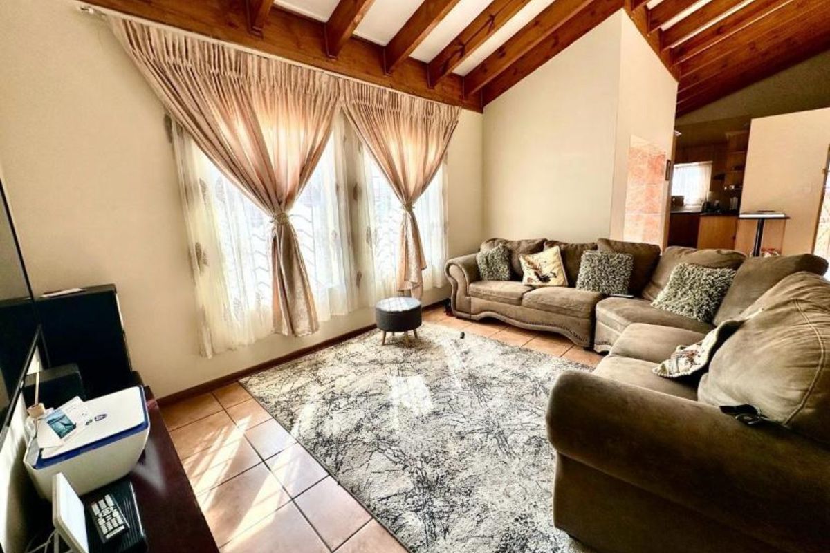 House To Rent in Reyno Ridge - Photo 5