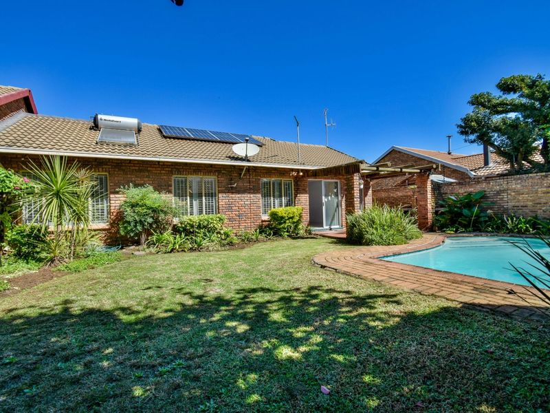 House For Sale in Faerie Glen - Photo 3