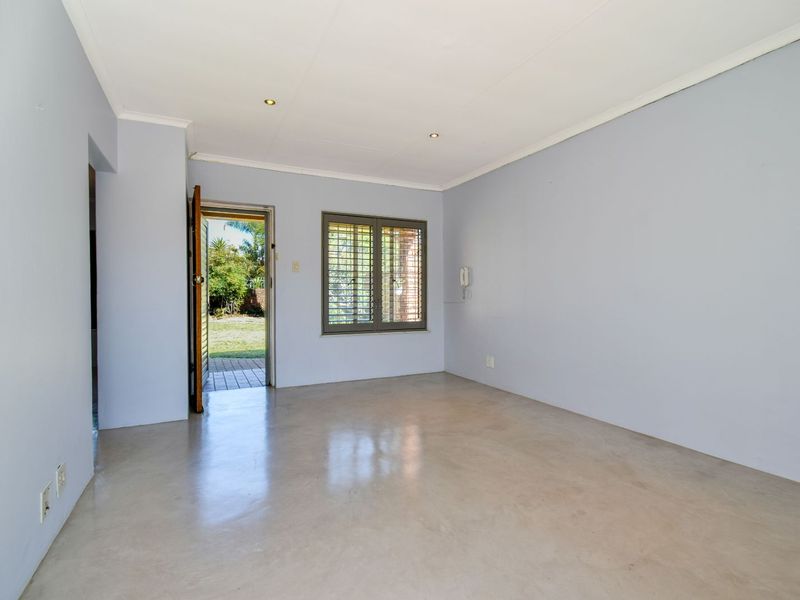 House For Sale in Faerie Glen - Photo 10