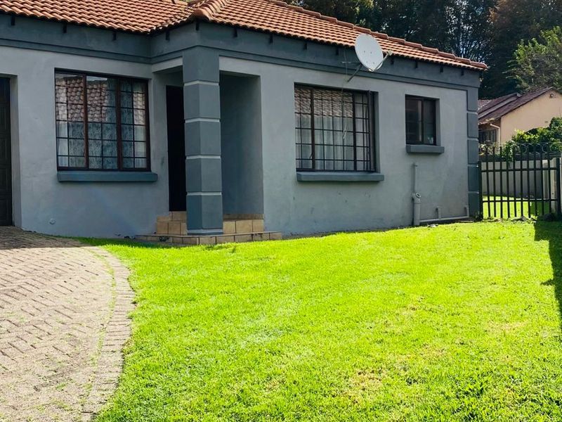 House For Sale in Jackaroo Park - Photo 6