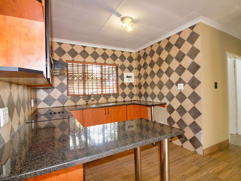 Townhouse For Sale in Witpoortjie - Photo 5