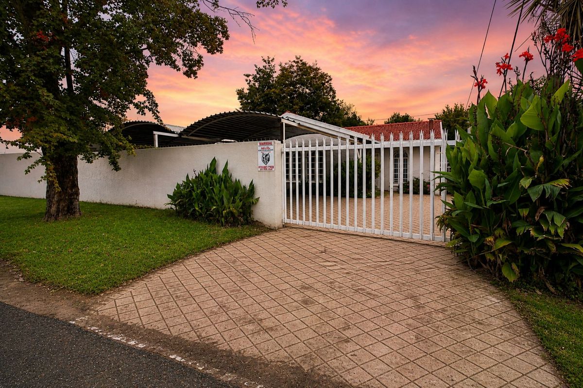 House For Sale in Florida Lake - Photo 2