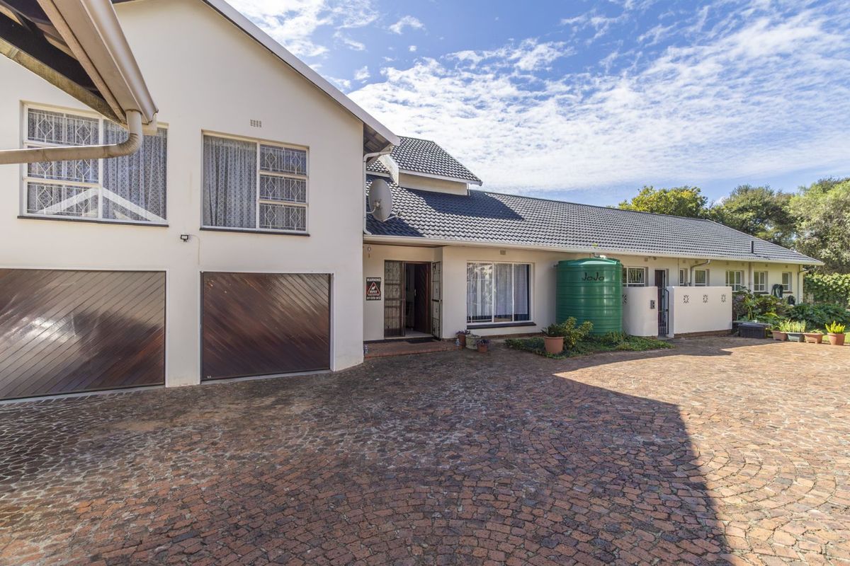 House For Sale in Northcliff - Photo 2