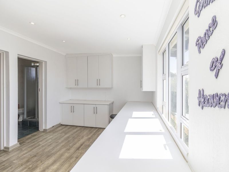 House For Sale in Northcliff - Photo 10