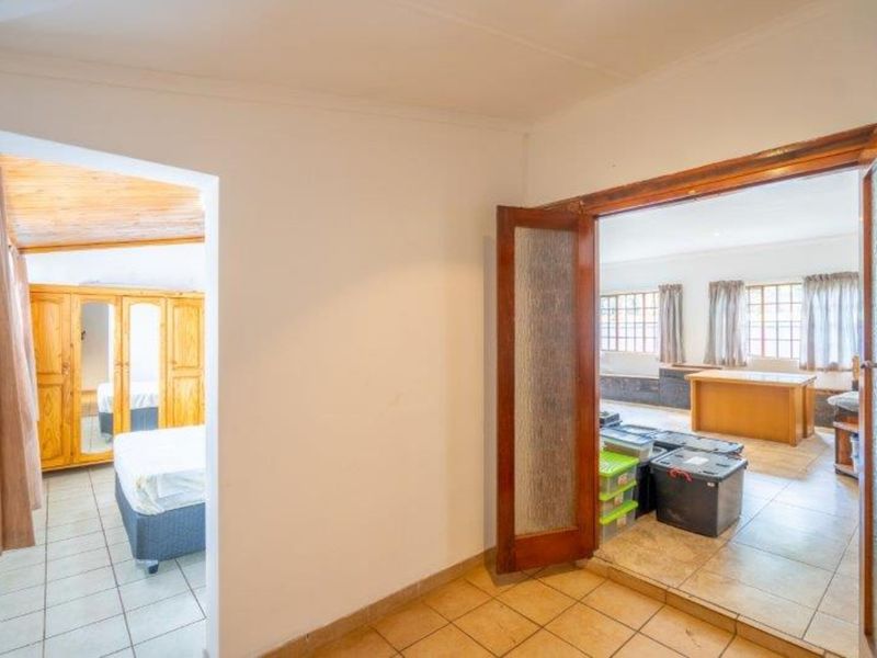 House For Sale in Waterfall - Photo 9