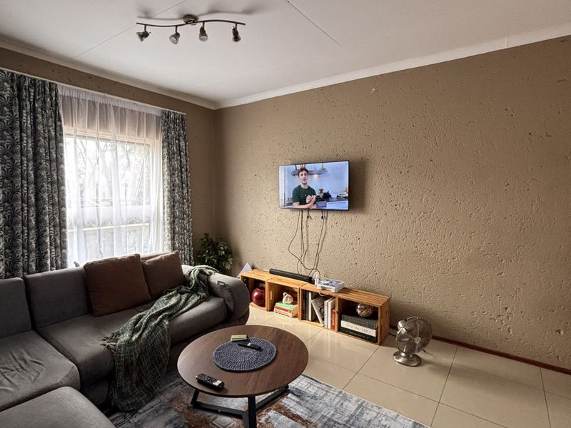 Townhouse For Sale in Montgomery Park - Photo 9