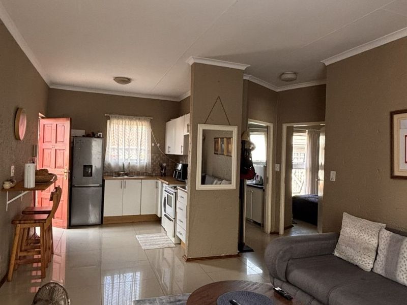 Townhouse For Sale in Montgomery Park - Photo 7