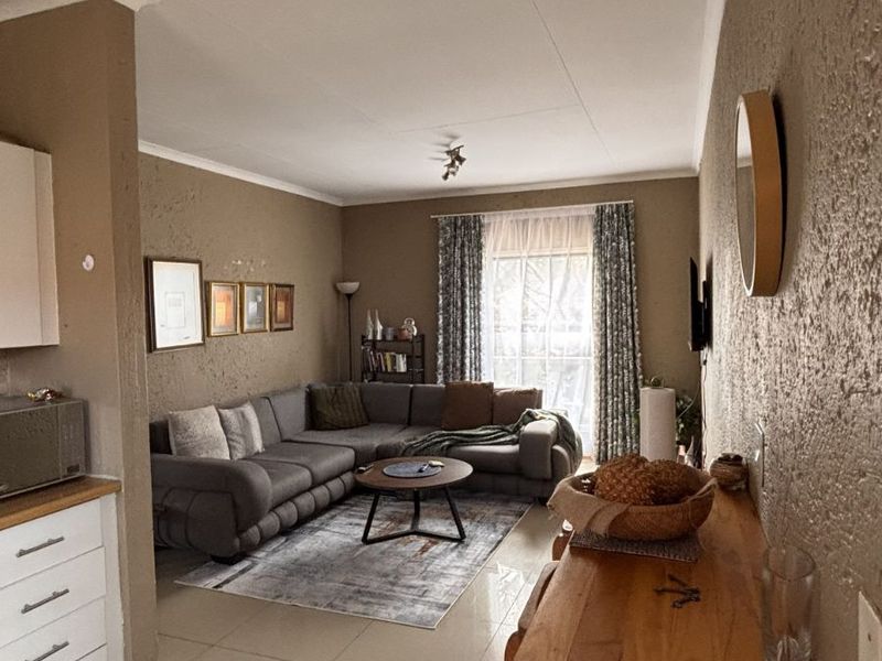Townhouse For Sale in Montgomery Park - Photo 5