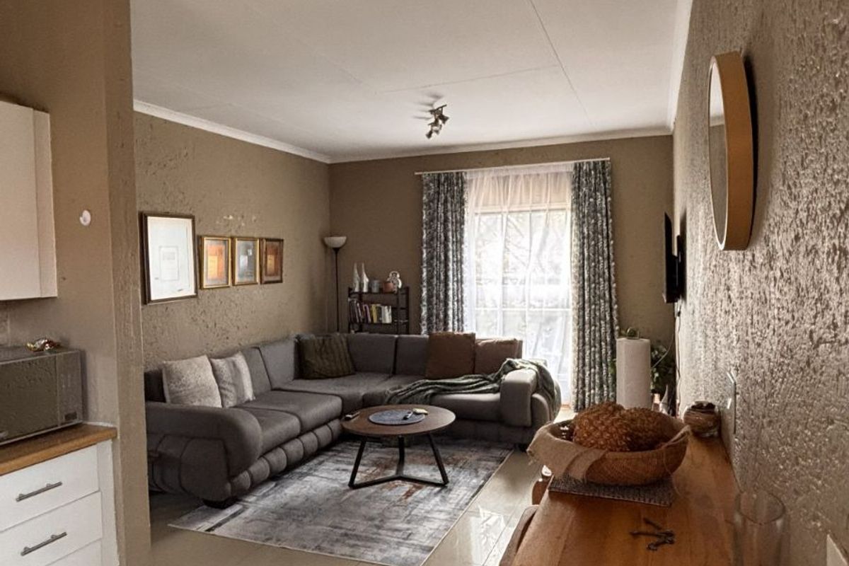 Townhouse For Sale in Montgomery Park - Photo 5