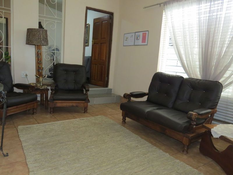 House For Sale in Brakpan Central - Photo 2