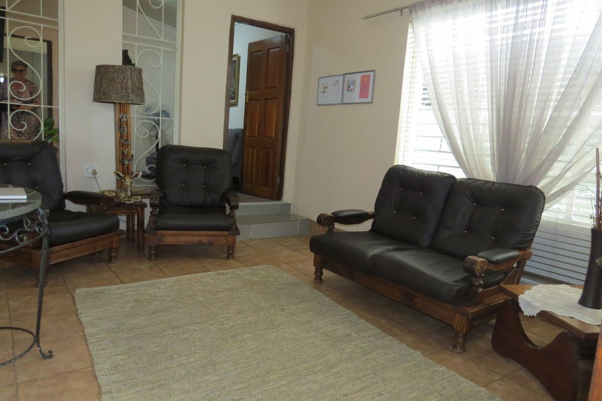 House For Sale in Brakpan Central - Photo 2