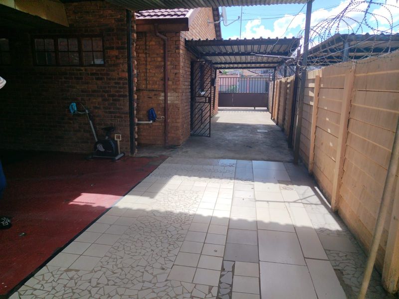 House For Sale in Mamelodi - Photo 3