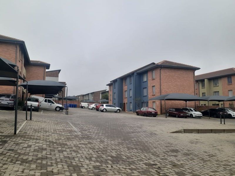 Apartment For Sale in Amberfield - Photo 3