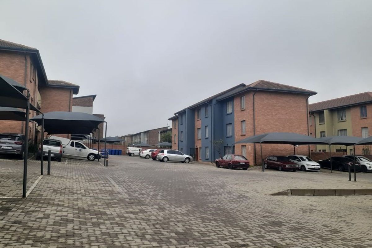 Apartment For Sale in Amberfield - Photo 3