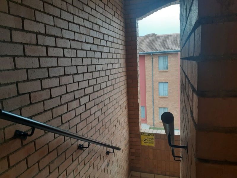 Apartment For Sale in Amberfield - Photo 4