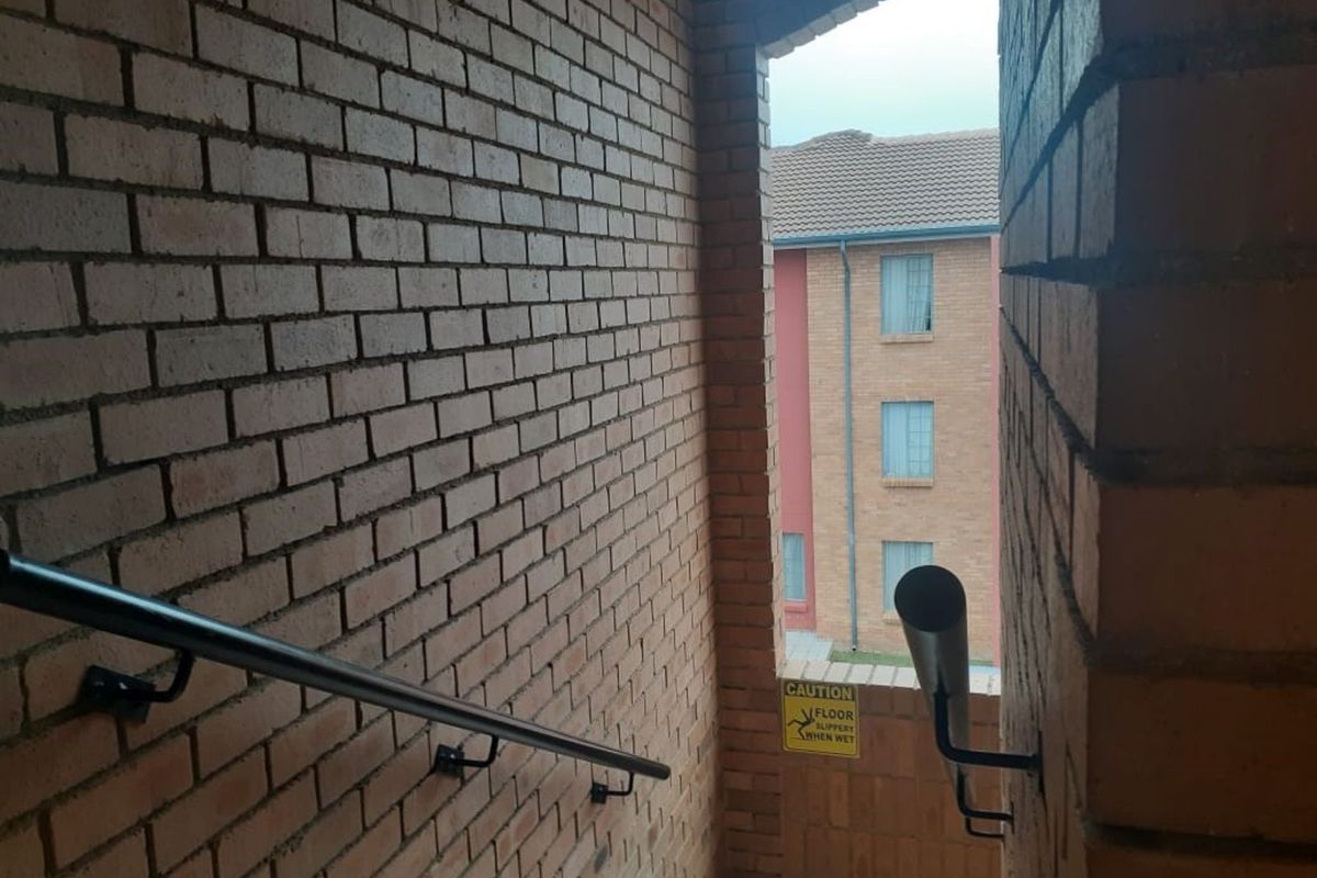 Apartment For Sale in Amberfield - Photo 4
