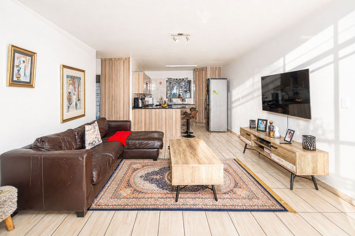 Apartment For Sale in Honeydew - Photo 2