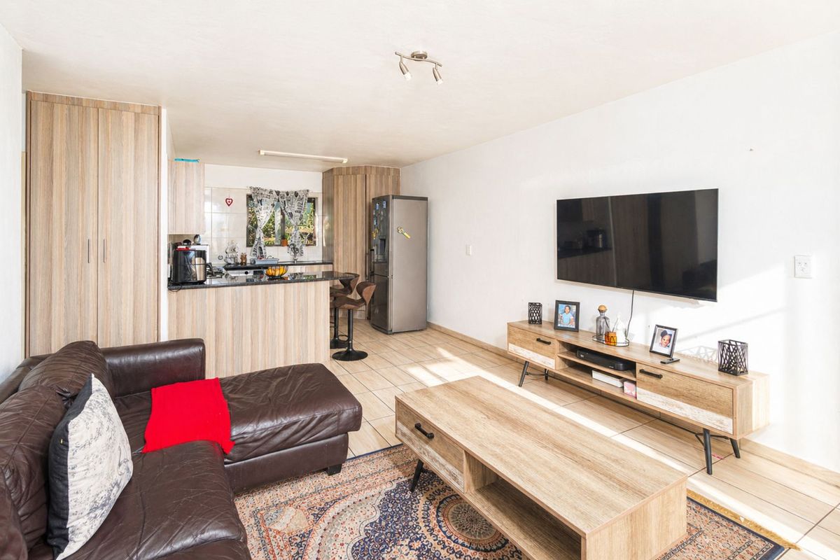 Apartment For Sale in Honeydew - Photo 5