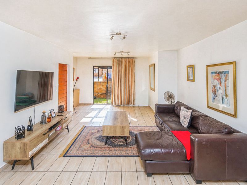 Apartment For Sale in Honeydew - Photo 7