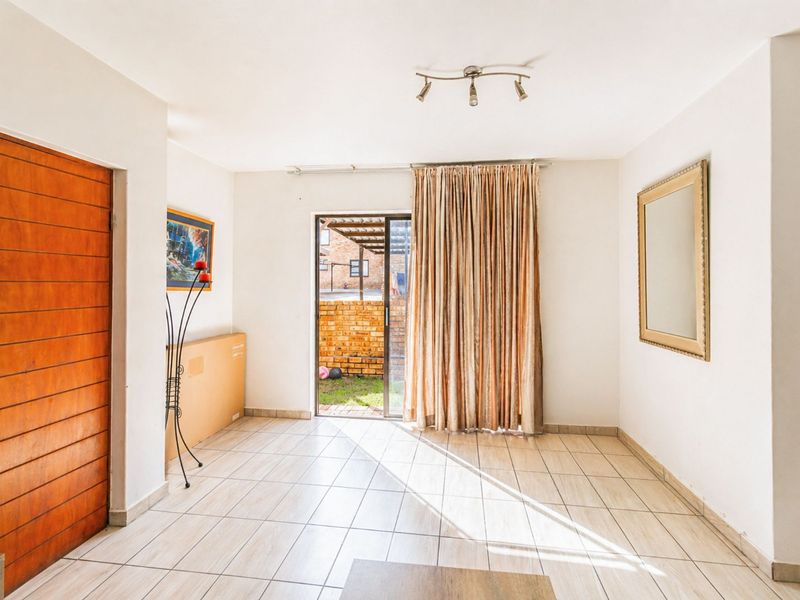 Apartment For Sale in Honeydew - Photo 10