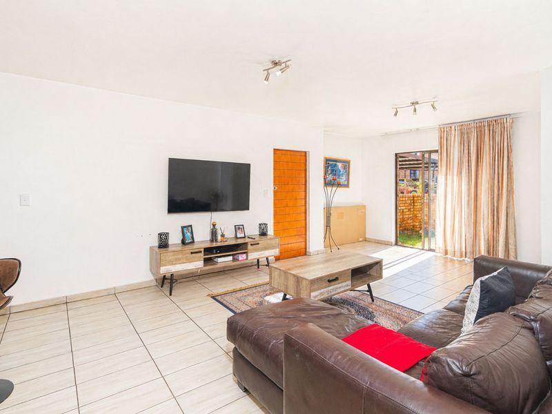 Apartment For Sale in Honeydew - Photo 9