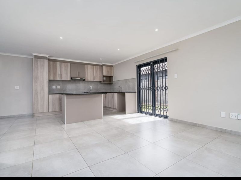 House For Sale in Secunda Central - Photo 4