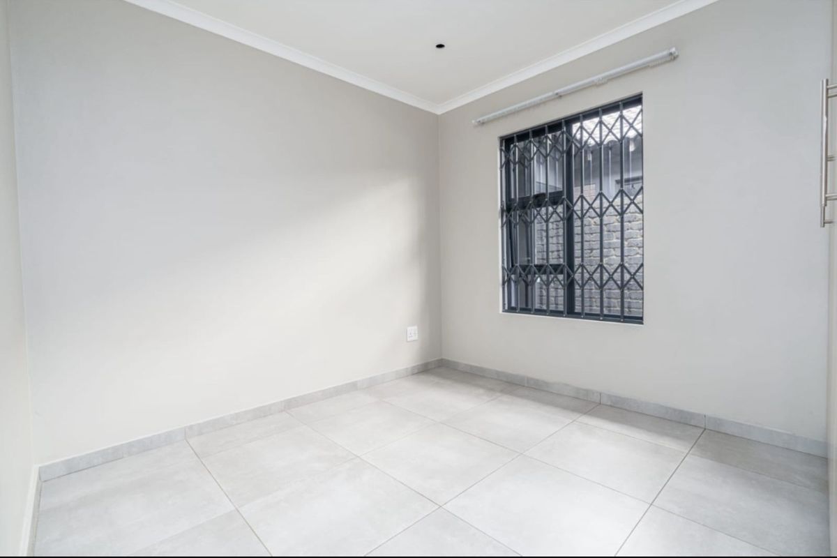 House For Sale in Secunda Central - Photo 5