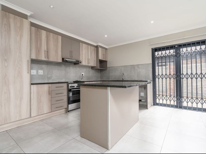House For Sale in Secunda Central - Photo 2
