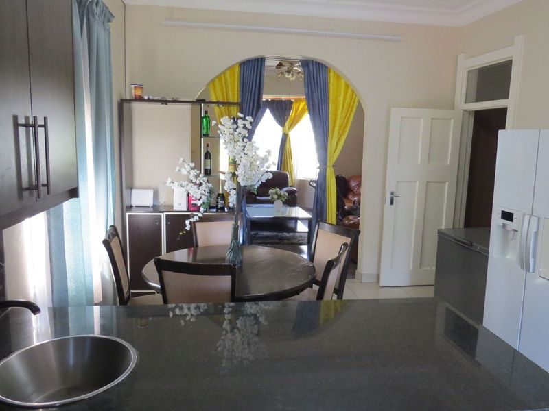House For Sale in Kensington - Photo 5
