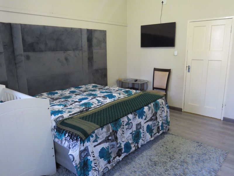 House For Sale in Kensington - Photo 10