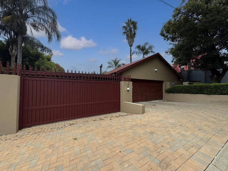 House For Sale in Radiokop - Photo 8