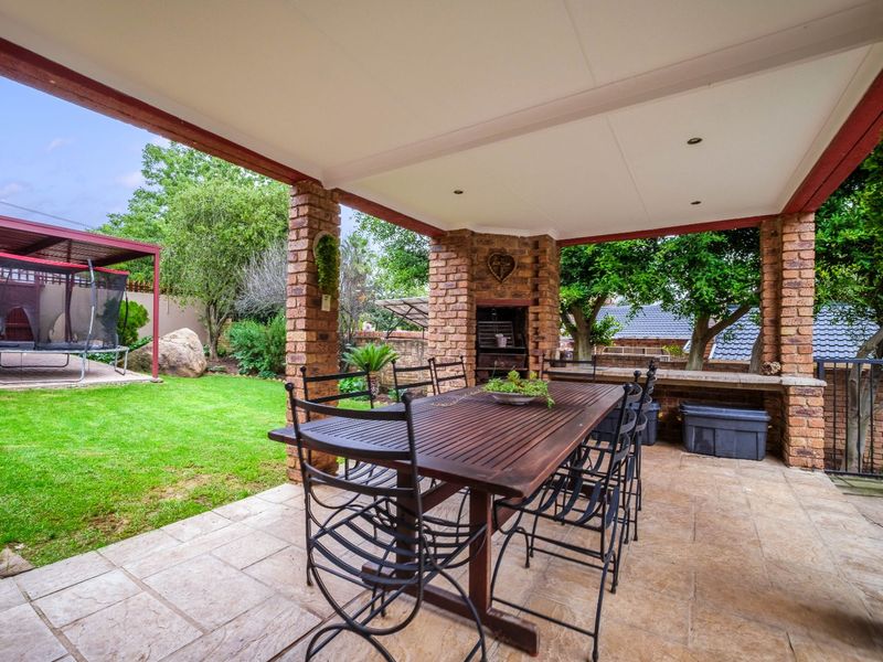 House For Sale in Radiokop - Photo 7