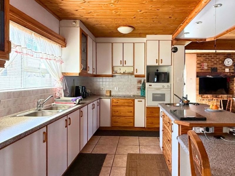 House For Sale in Kleinbaai - Photo 10
