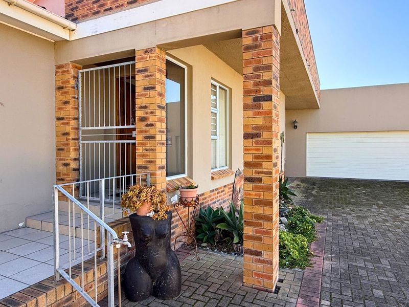 House For Sale in Kleinbaai - Photo 4