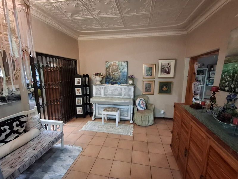House For Sale in Pretoria North - Photo 2