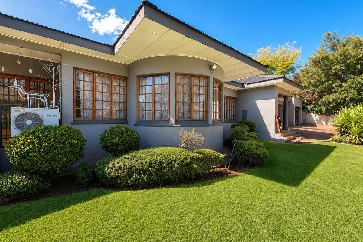 House For Sale in Ermelo Central - Photo 5