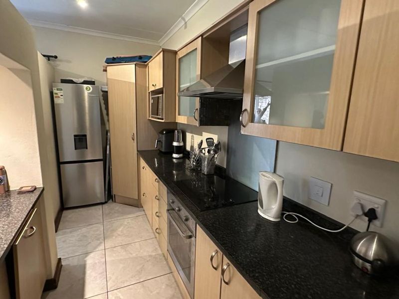 House For Sale in Fourways - Photo 5