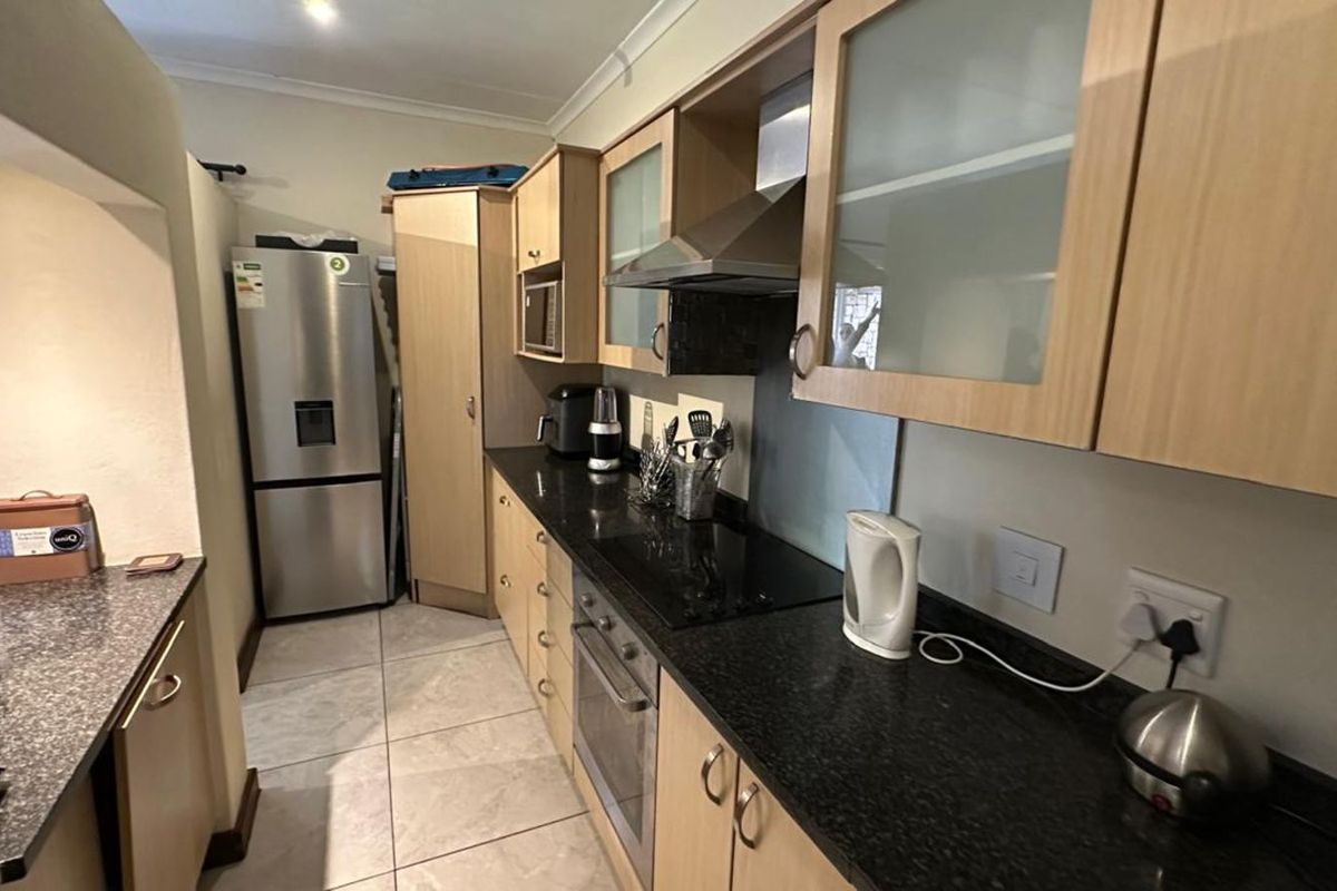 House For Sale in Fourways - Photo 5