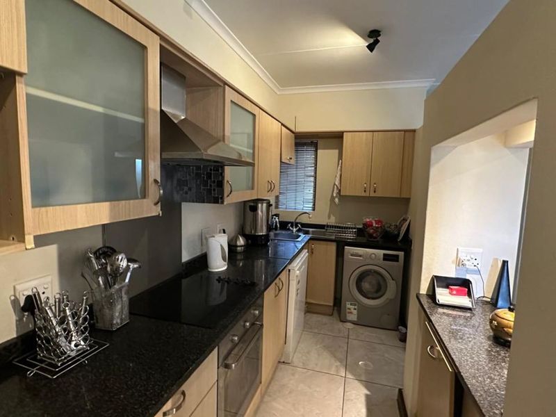 House For Sale in Fourways - Photo 6
