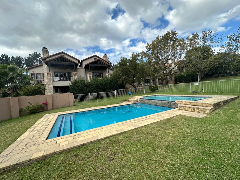 House For Sale in Fourways - Photo 2