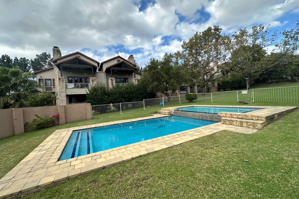 House For Sale in Fourways - Photo 2