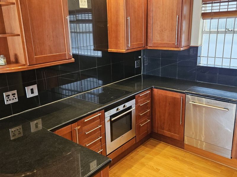 Apartment For Sale in Mouille Point - Photo 6