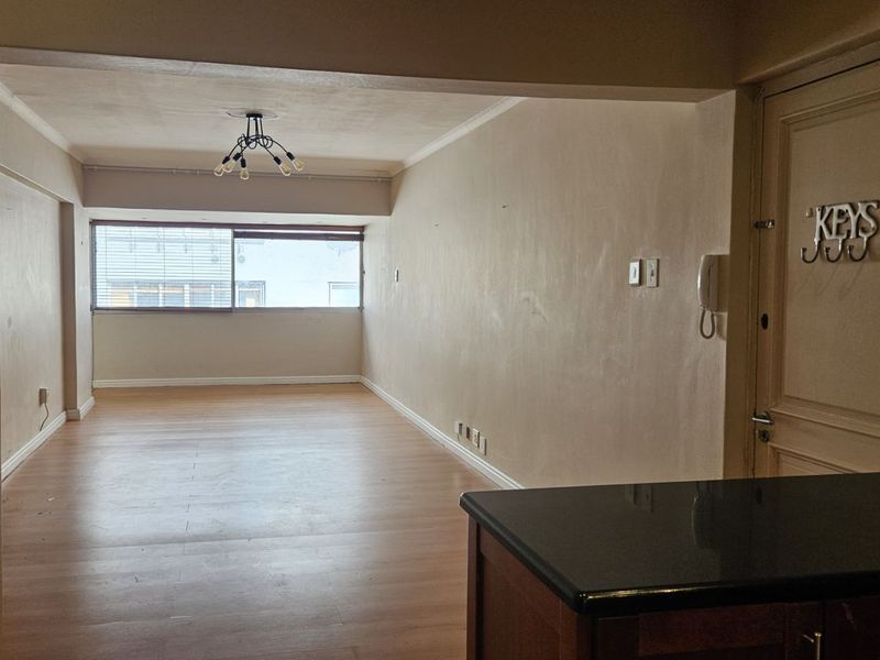 Apartment For Sale in Mouille Point - Photo 7