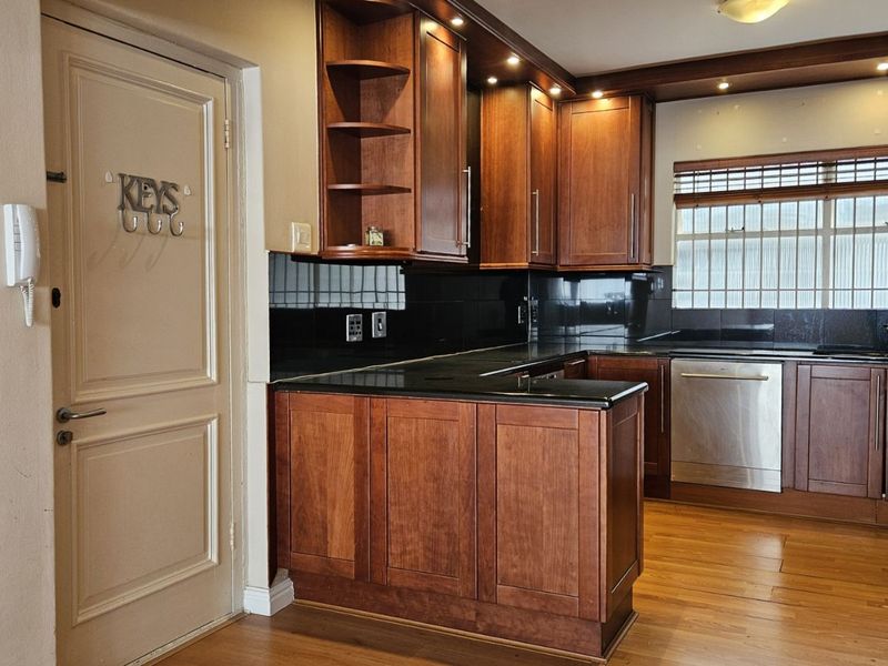 Apartment For Sale in Mouille Point - Photo 4