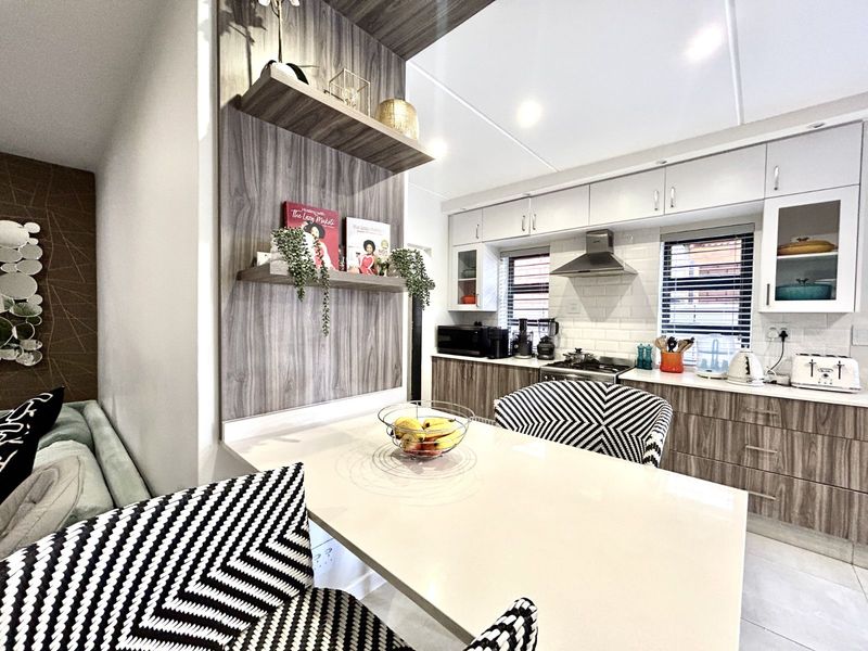 House For Sale in Kyalami - Photo 7