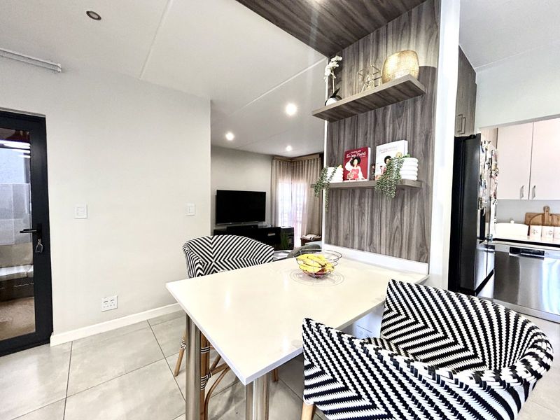 House For Sale in Kyalami - Photo 5
