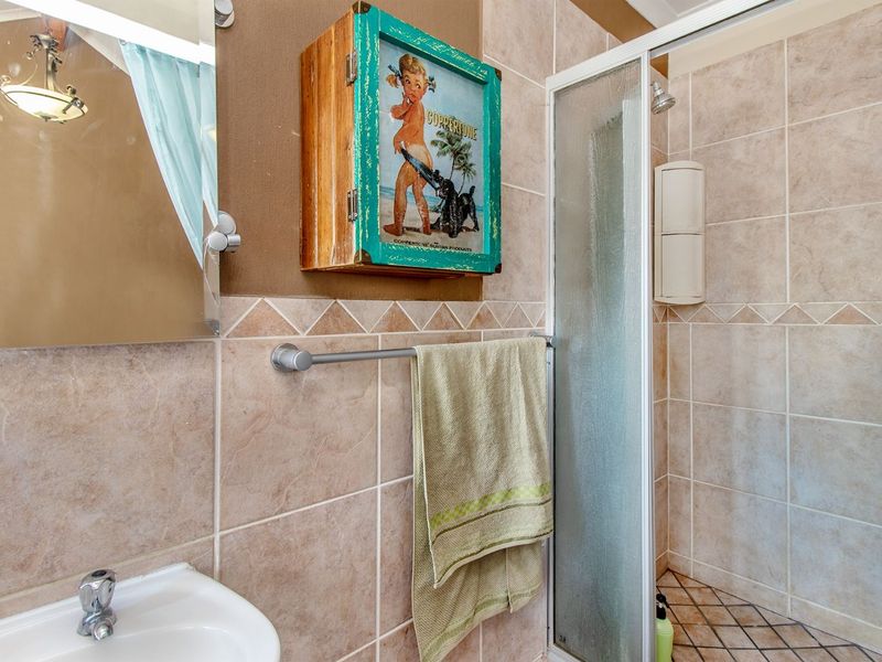 Townhouse For Sale in Equestria - Photo 10