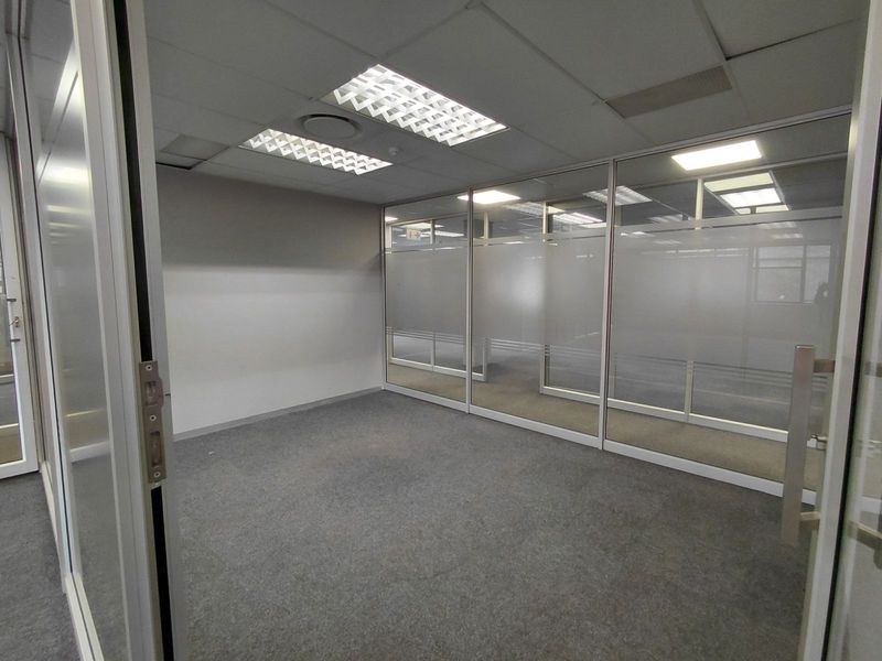 Office To Rent in Faerie Glen - Photo 8
