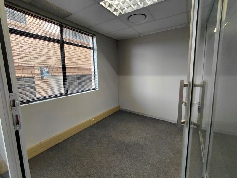 Office To Rent in Faerie Glen - Photo 6
