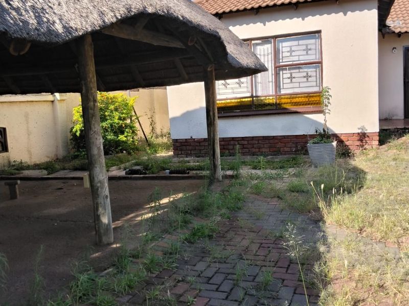 House For Sale in Mabopane Central - Photo 3
